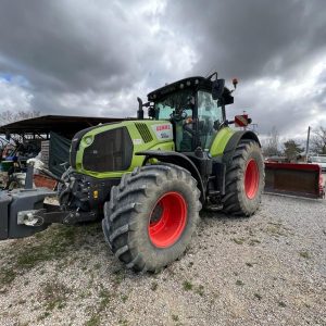 CLAAS AXION 830